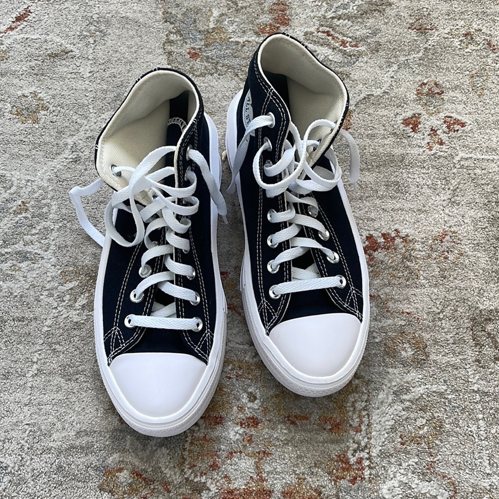 Black high top converse sport